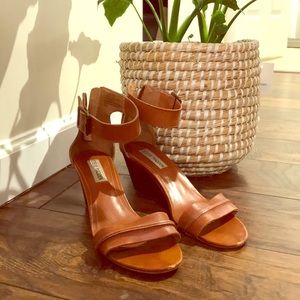 Steve Madden Cognac Leather Wedges!